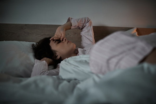 Wenn die Nacht zum Albtraum wird: Deutschlands stille Schlafkrise – und was Ihre Atemwege damit zu tun haben